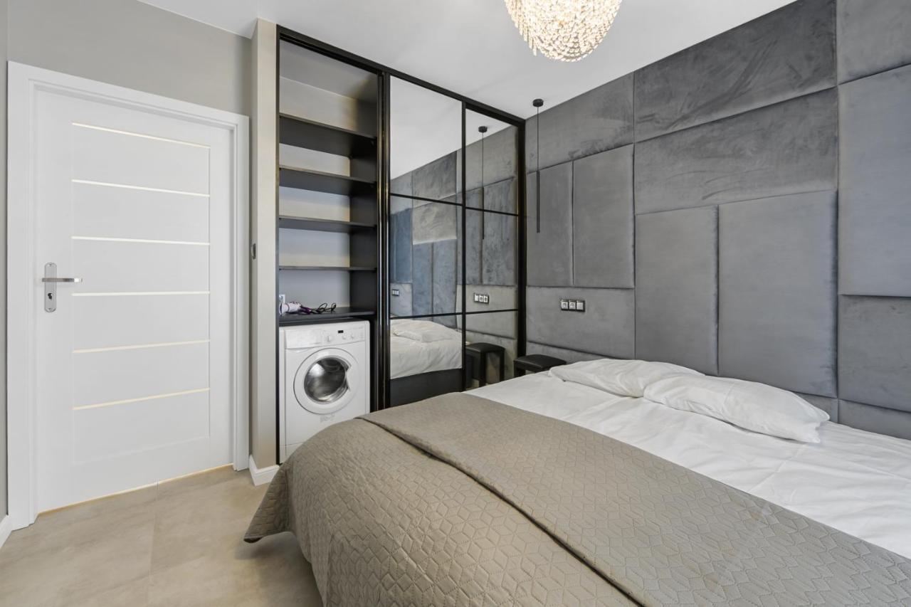 Gate Of City Centre Apartment By Pinpoint Łódź Buitenkant foto